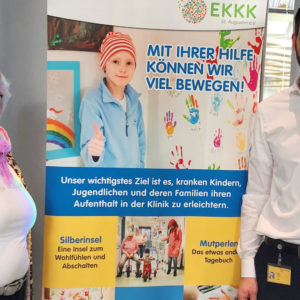 Kuchenverkauf im Post-Tower