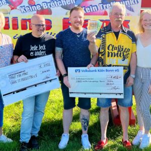 Viele spenden auf der „Roten Bank“ in Bornheim-Rösberg